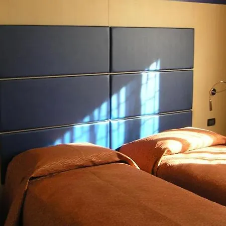 Hotel Mondial 3*