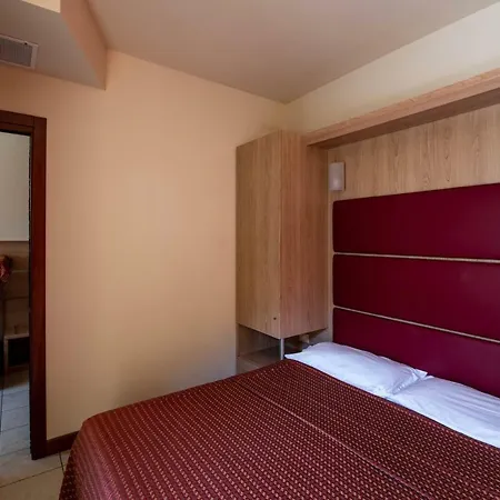 Hotel Mondial 3*