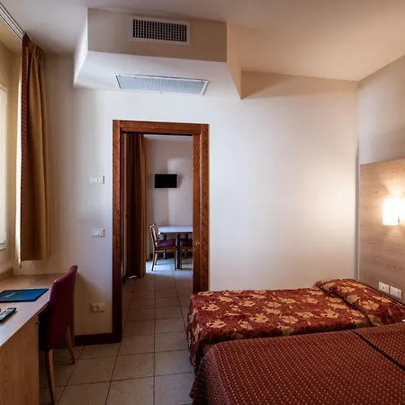 Hotel Mondial 3*